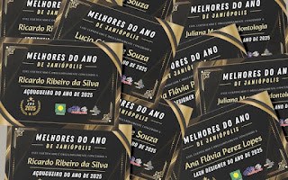 Certificados e placas dos homenageados