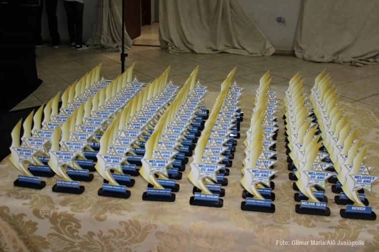 Troféus do Melhores do Ano de Janiópolis
